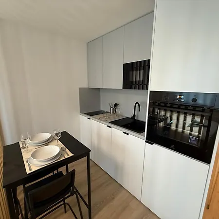 Your Cozy For Longer Appartamento Bratislava